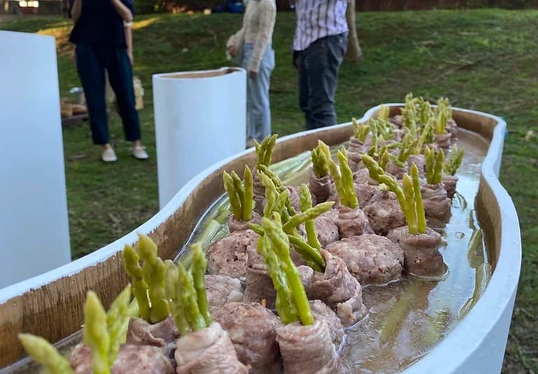 在泥與天空之間