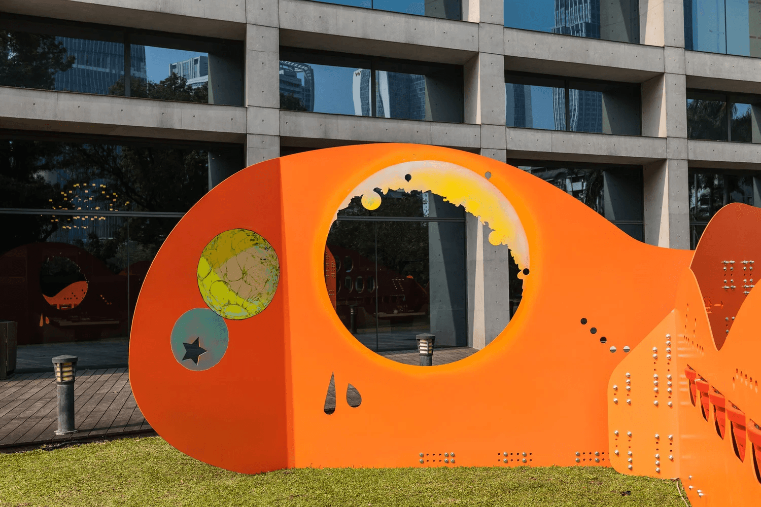 李承亮_巨人的很多椅子04