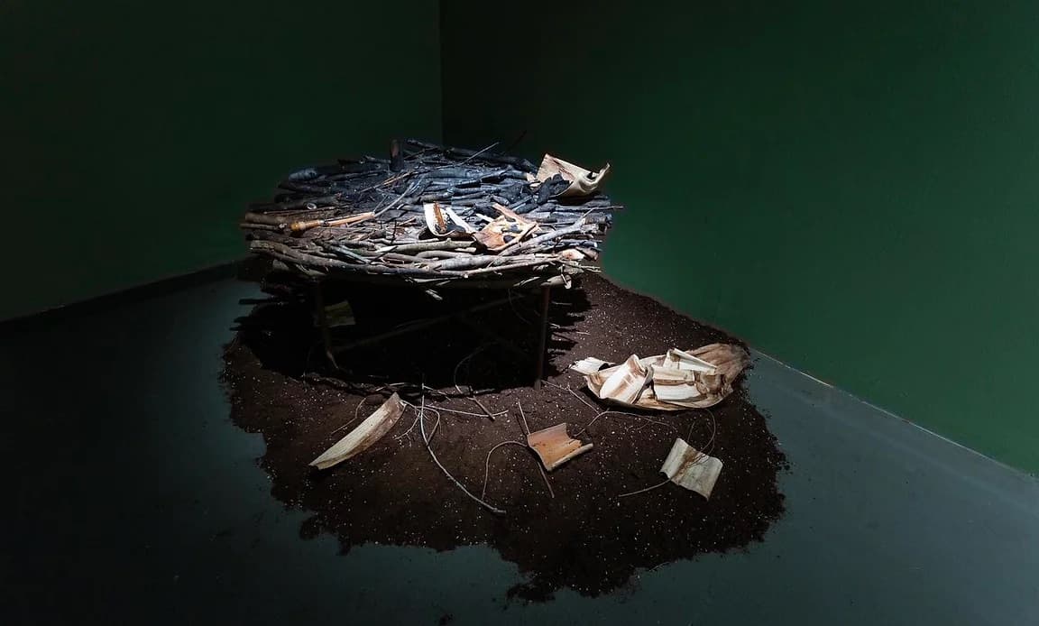 吞吐，然然，炭色的黑