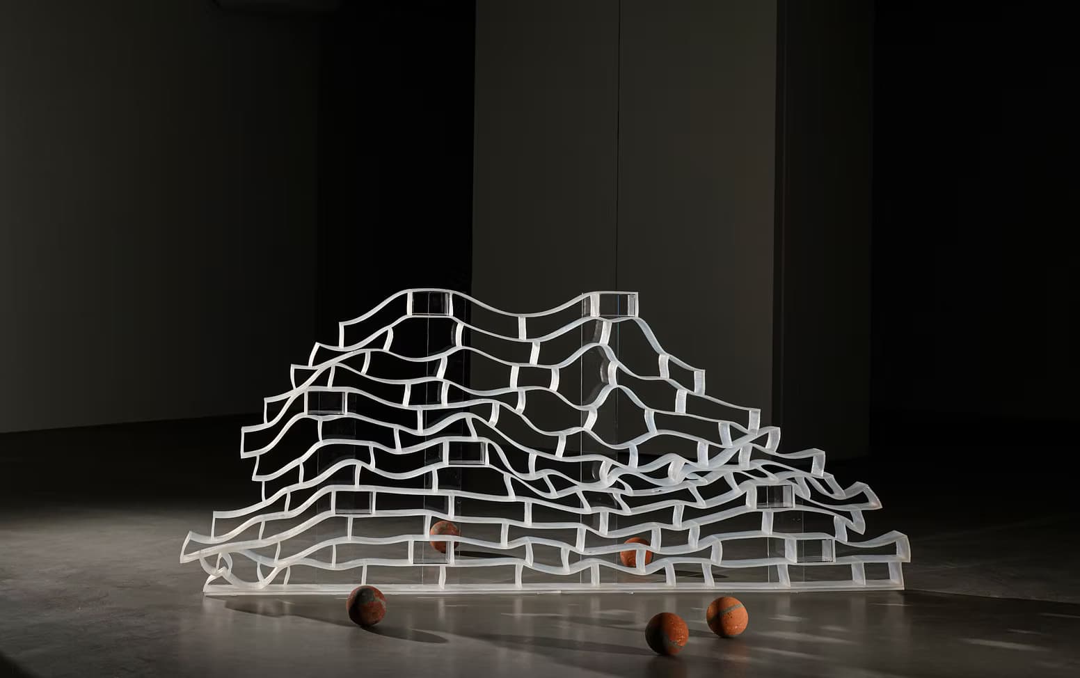 蜿蜒一公里的距離