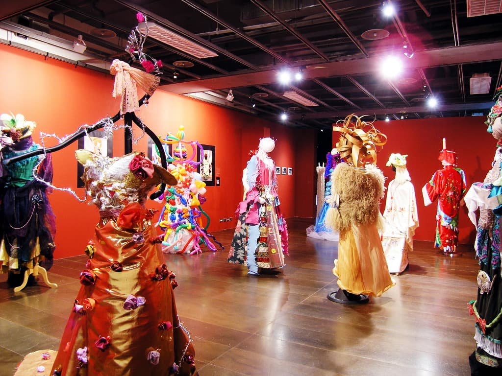 從妳的皮膚裡甦醒