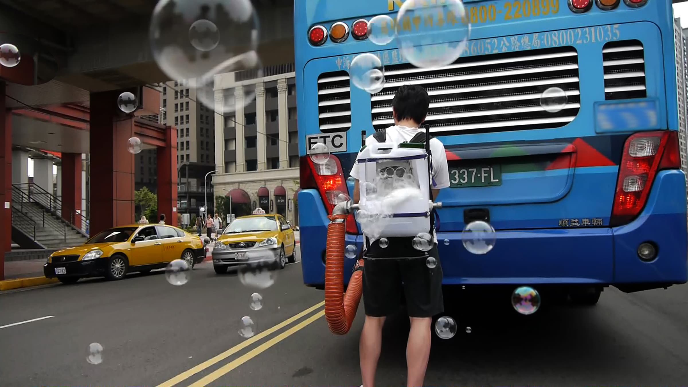 TKY-RTC-01崔廣宇城市按摩：美麗的髒泡泡-01s