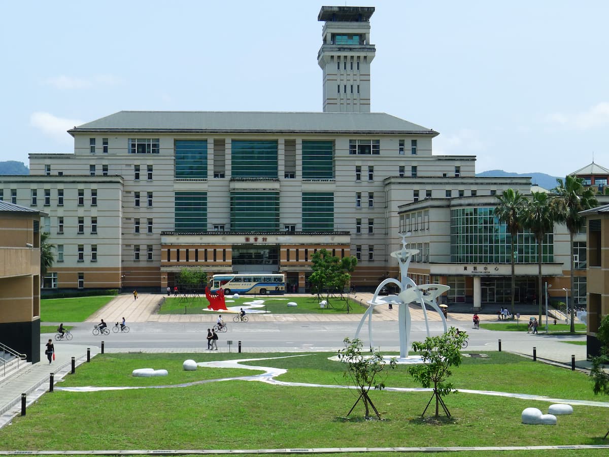 自由詩篇三部曲