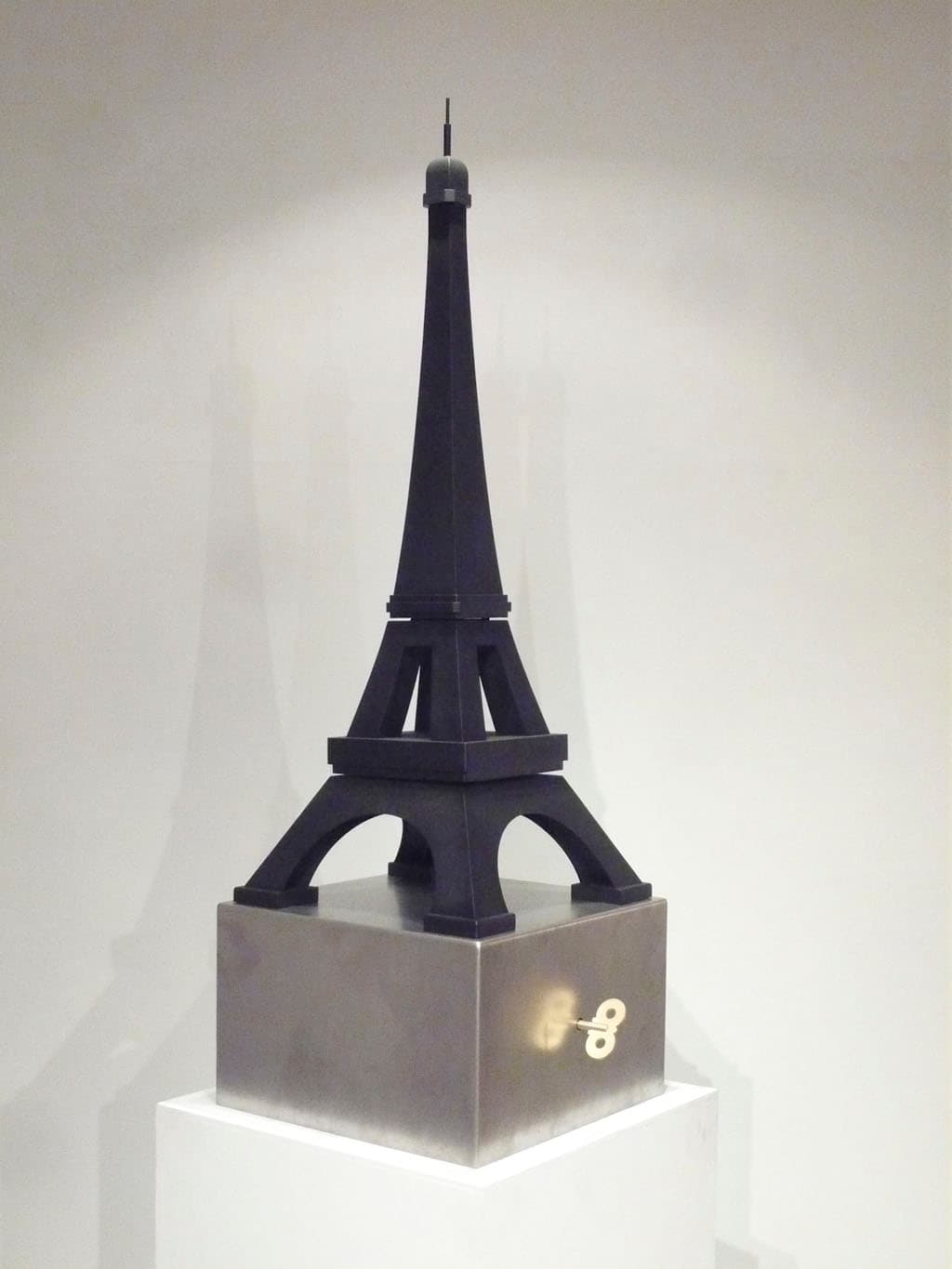 疲軟世界–巴黎鐵塔