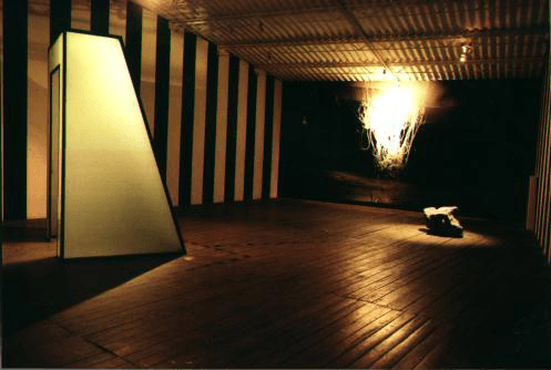 1999有關於硬石的詩律