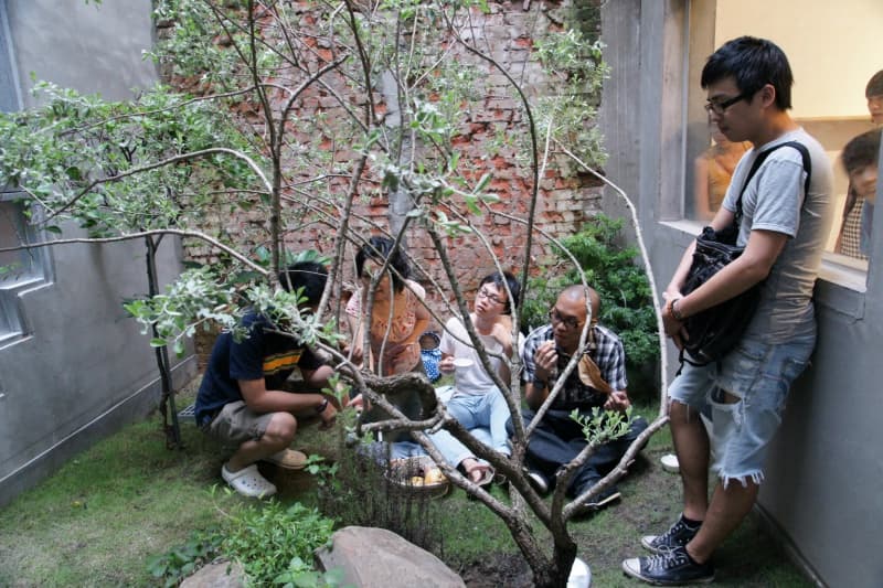 草地上的下午茶