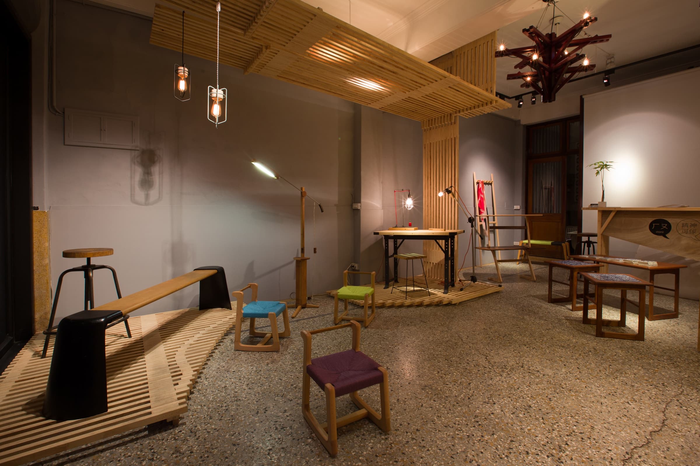 《Howl-Store-當代傢俱店》-3