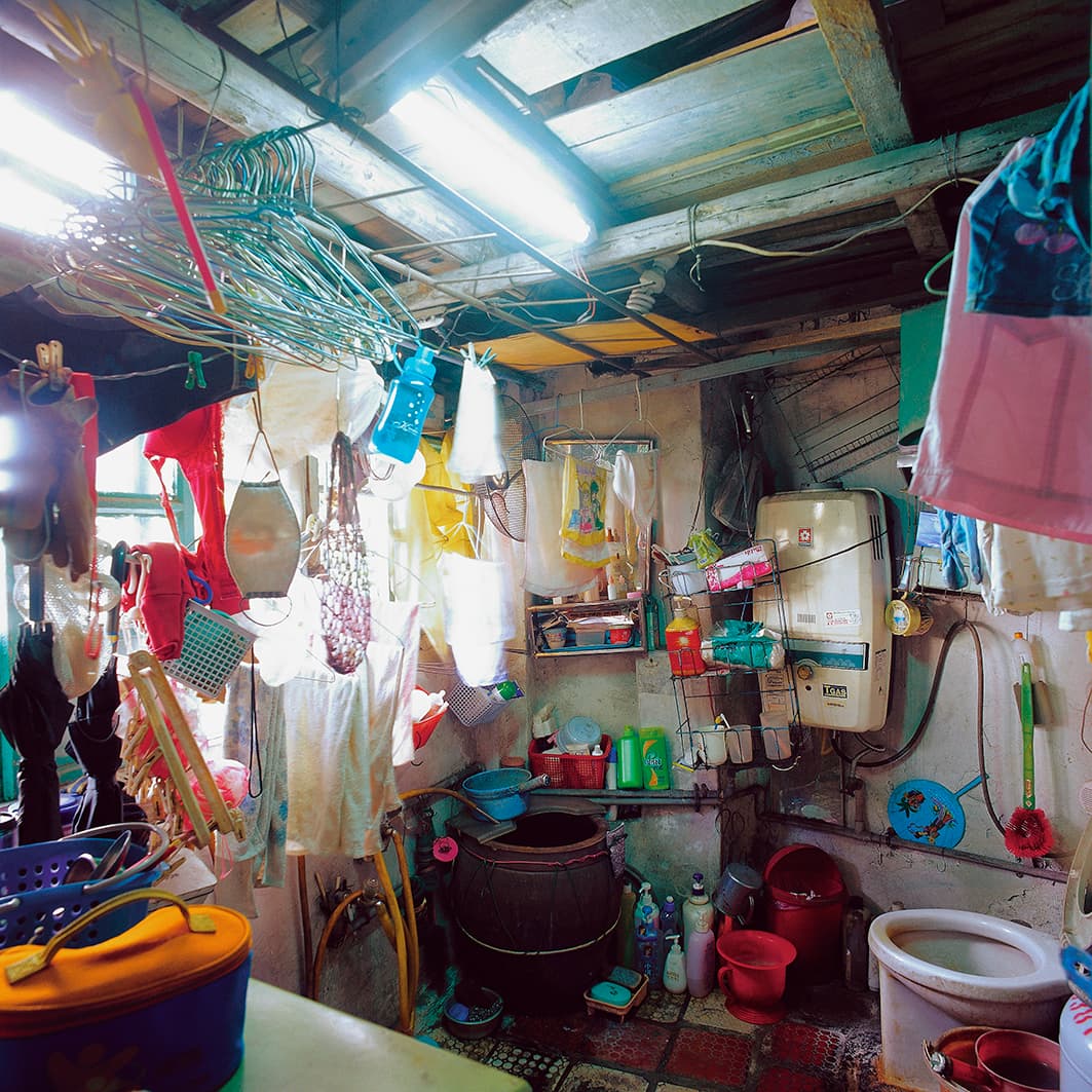 劉班長，衛浴間 2006，9月