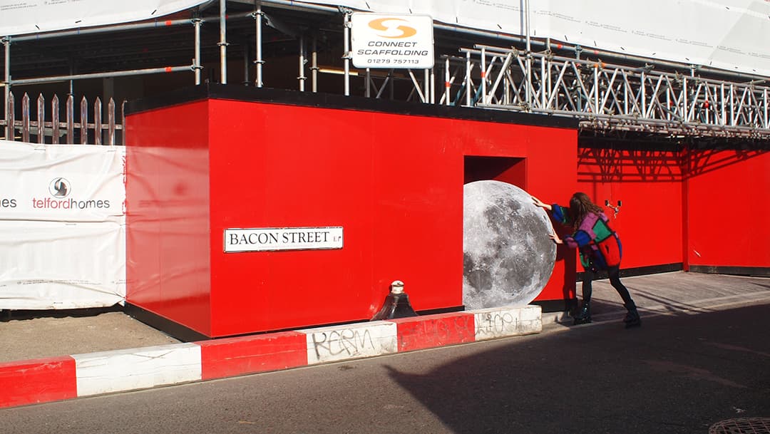 10.-moon-walk-2-19x34-w1080