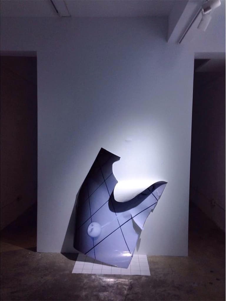 去除彩色後與無色彩之間的關係