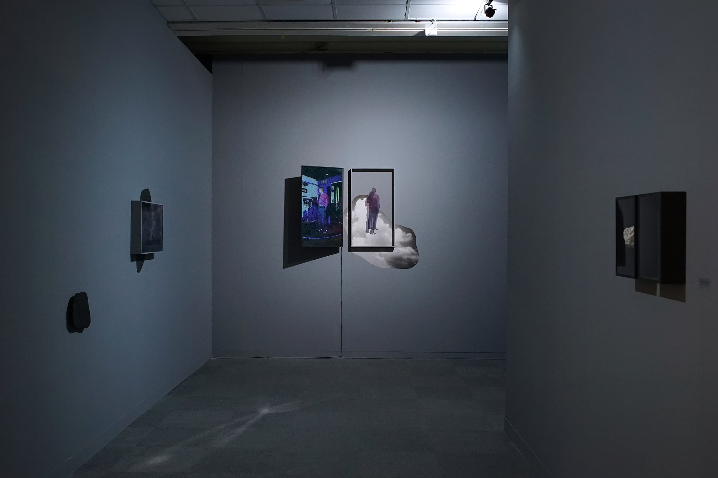 當自由纏成髮絲