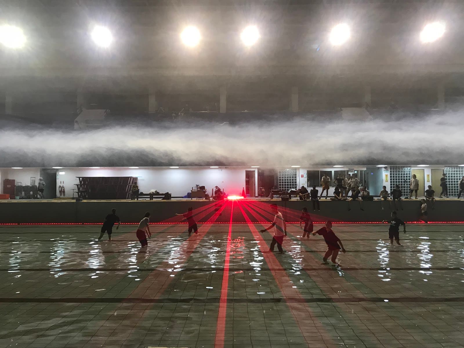 泳池上的一朵雲5