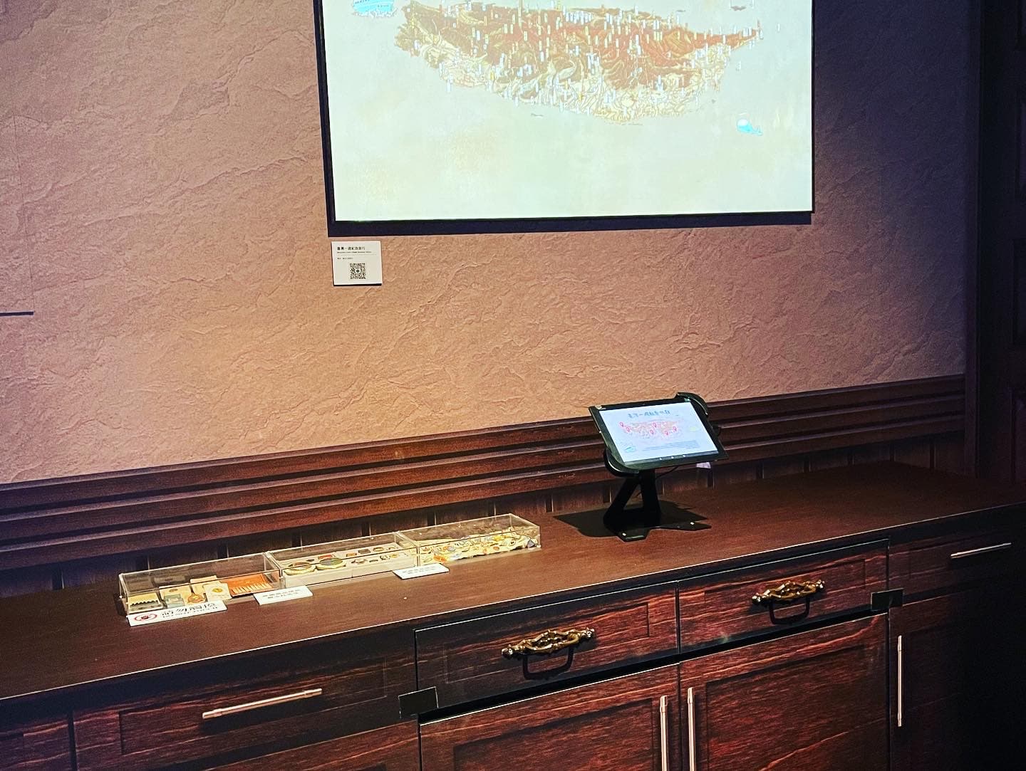 EB566F5E-D241-44AF-91DE-FA5246FF87BA