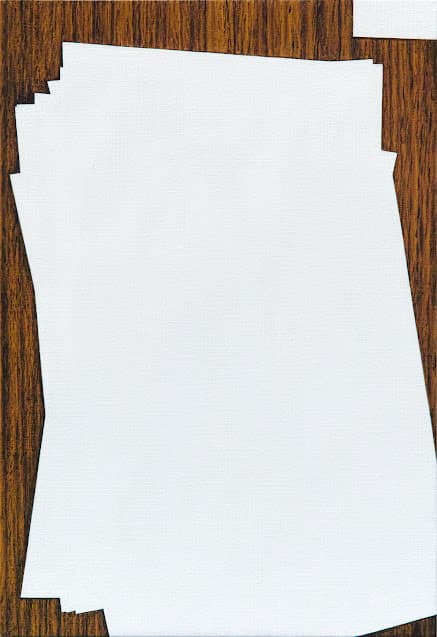 桌上的白紙