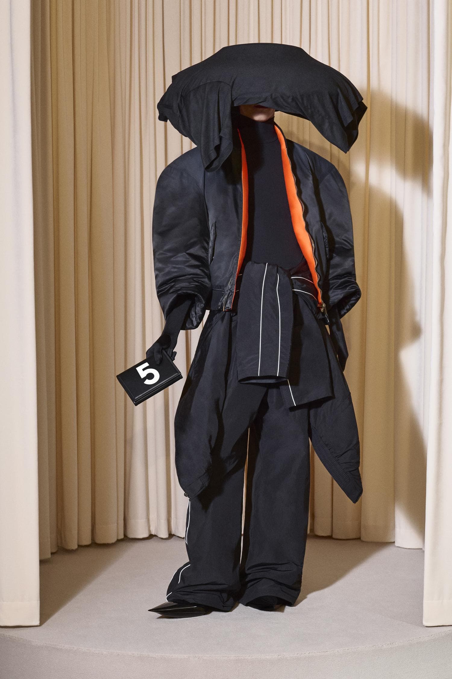 T-shirt hat for Balenciaga 53rd Couture Collection Look 5